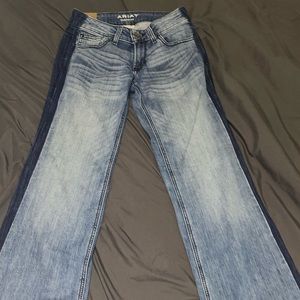 Size 26 R Ariat boot cut jeans worn maybe Handful of times,look brand new.
